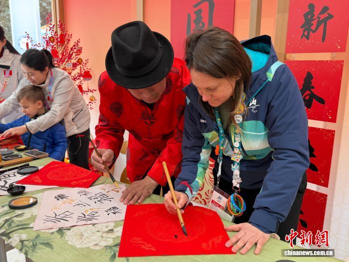 米兰冬奥会中国年味浓，隋韩组合演绎传统文化