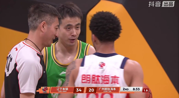 辽宁男篮三分神射掀翻广州 六连胜重返强队行列