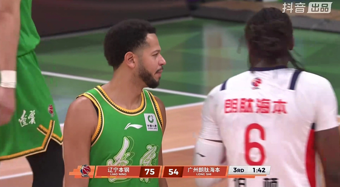 辽宁男篮三分神射掀翻广州 六连胜重返强队行列