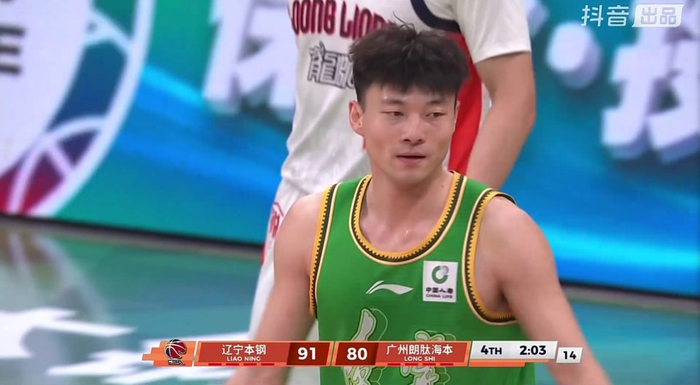 辽宁男篮三分神射掀翻广州 六连胜重返强队行列