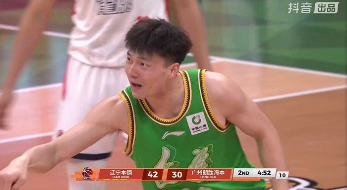 辽宁男篮三分神射掀翻广州 六连胜重返强队行列