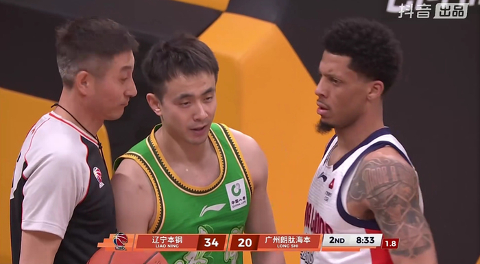 辽宁男篮三分神射掀翻广州 六连胜重返强队行列