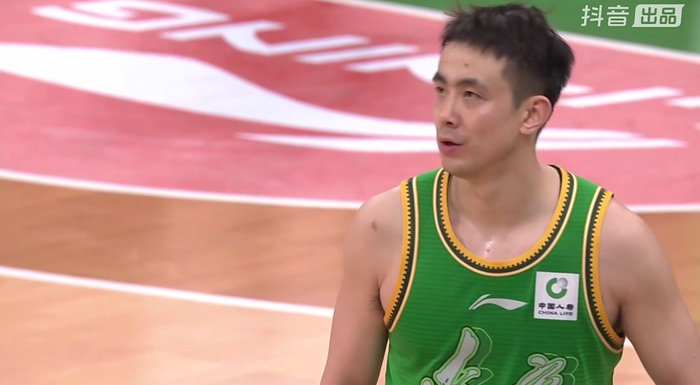 辽宁男篮三分神射掀翻广州 六连胜重返强队行列