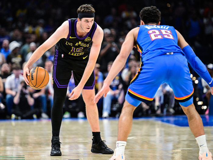 湖人惨败雷霆双核报销伤病潮冲击季后赛