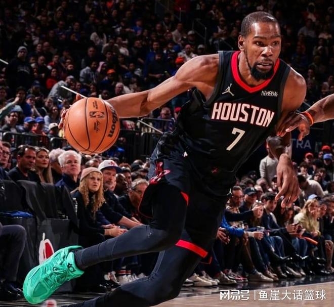 马刺大胜火箭 文班亚马砍29分助队登顶西部第二